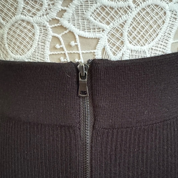 Ann Taylor wool bodycon skirt. Size S. Full length zipper.Like new - Picture 8 of 9